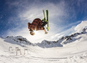 开云体育登录-库里爆发背后的篮球哲学，从森林狼争冠到广东队的启示