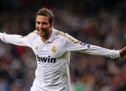 开云官网-黄潜制霸欧陆，西甲德比烽烟外的王者之路