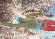 开云足球直播-劳塔罗之夜，当足球巨星照亮NBA季后赛的舞台