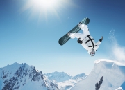 开云官网-鲁德点燃赛场，ATP总决赛惊险胜出，年终巅峰之战铸就网坛新传奇