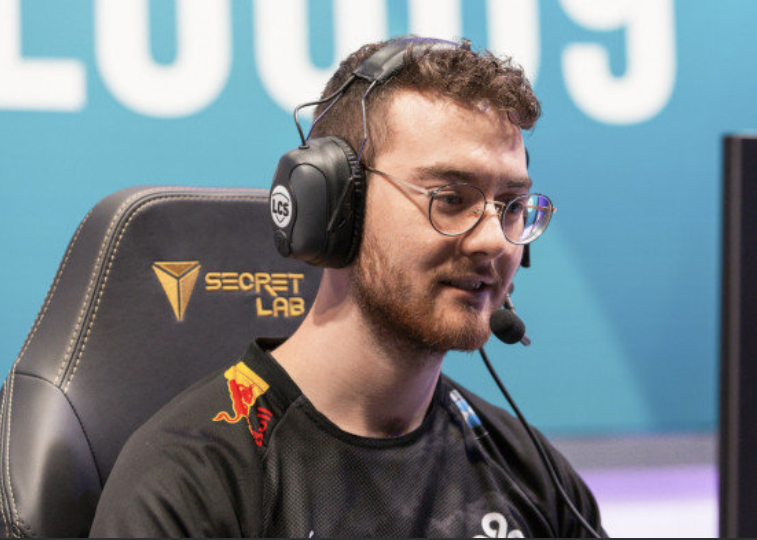 包含HKA力克TSM，Caps一己之力扛起全队的词条