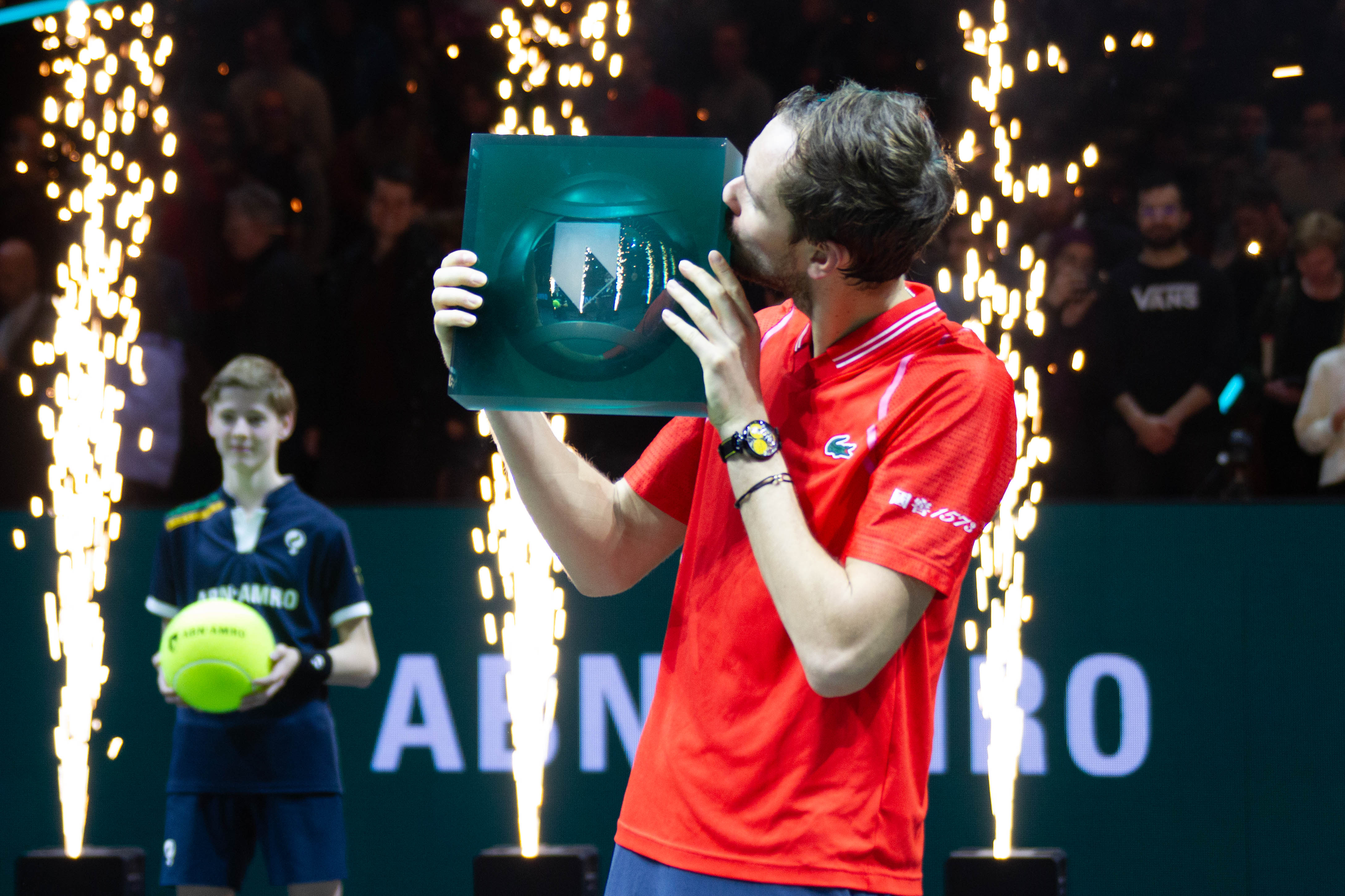 包含德国网球队轻取欧洲网球队，梅德韦杰夫高光表现的词条