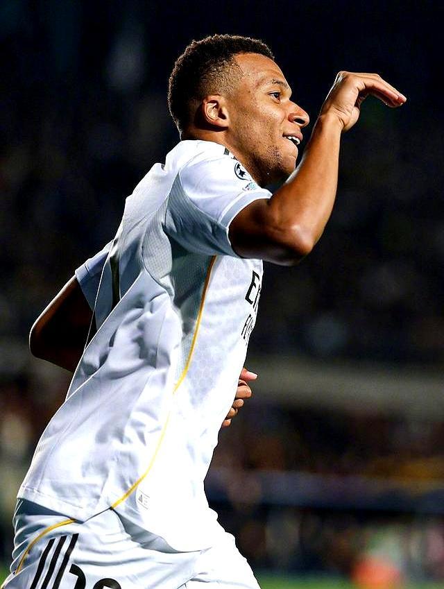 哥伦比亚鏖战塞内加尔，姆巴佩送出助攻的简单介绍