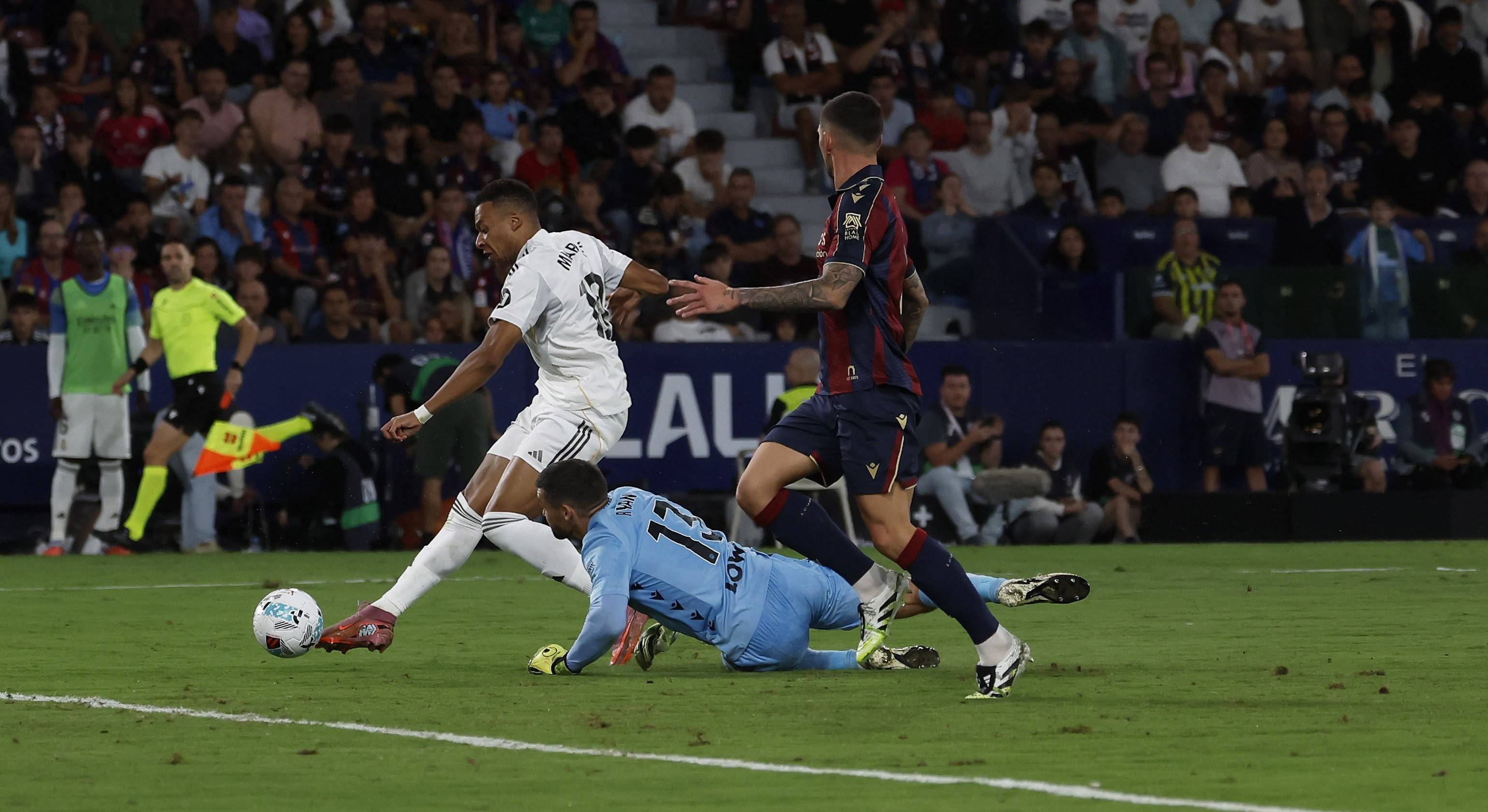 克罗地亚横扫尤文，姆巴佩爆发神勇的简单介绍