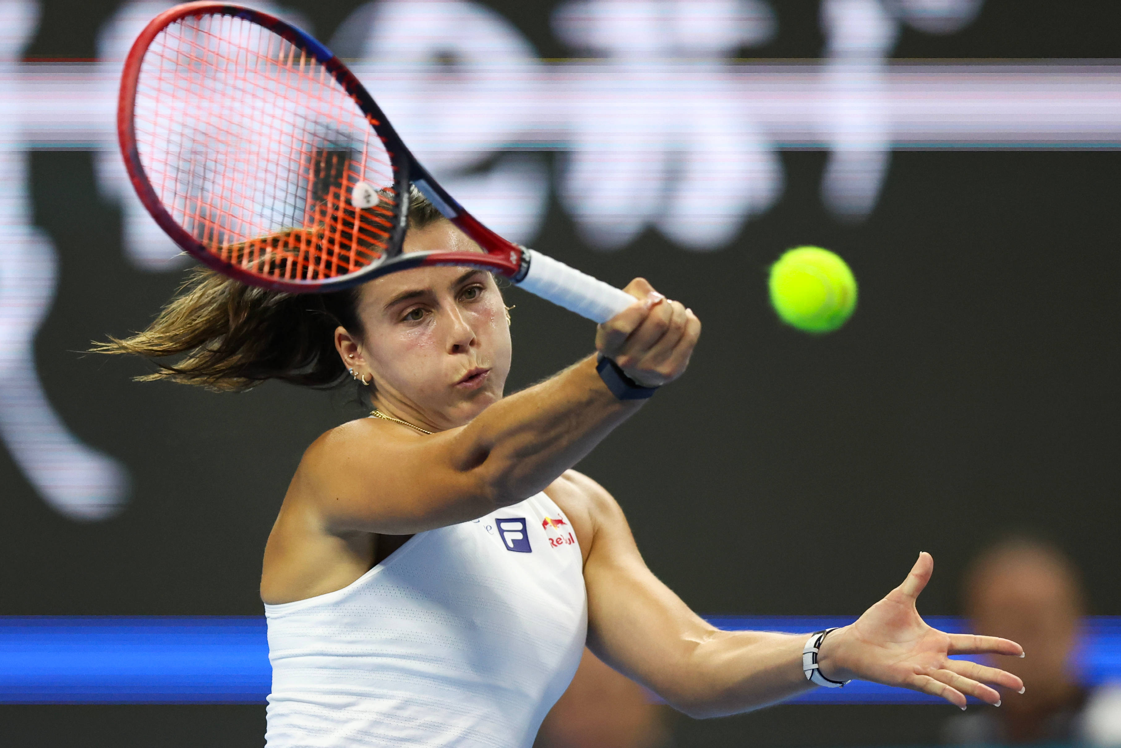 西班牙网球队险胜英国网球队，克耶高斯制霸全场的简单介绍