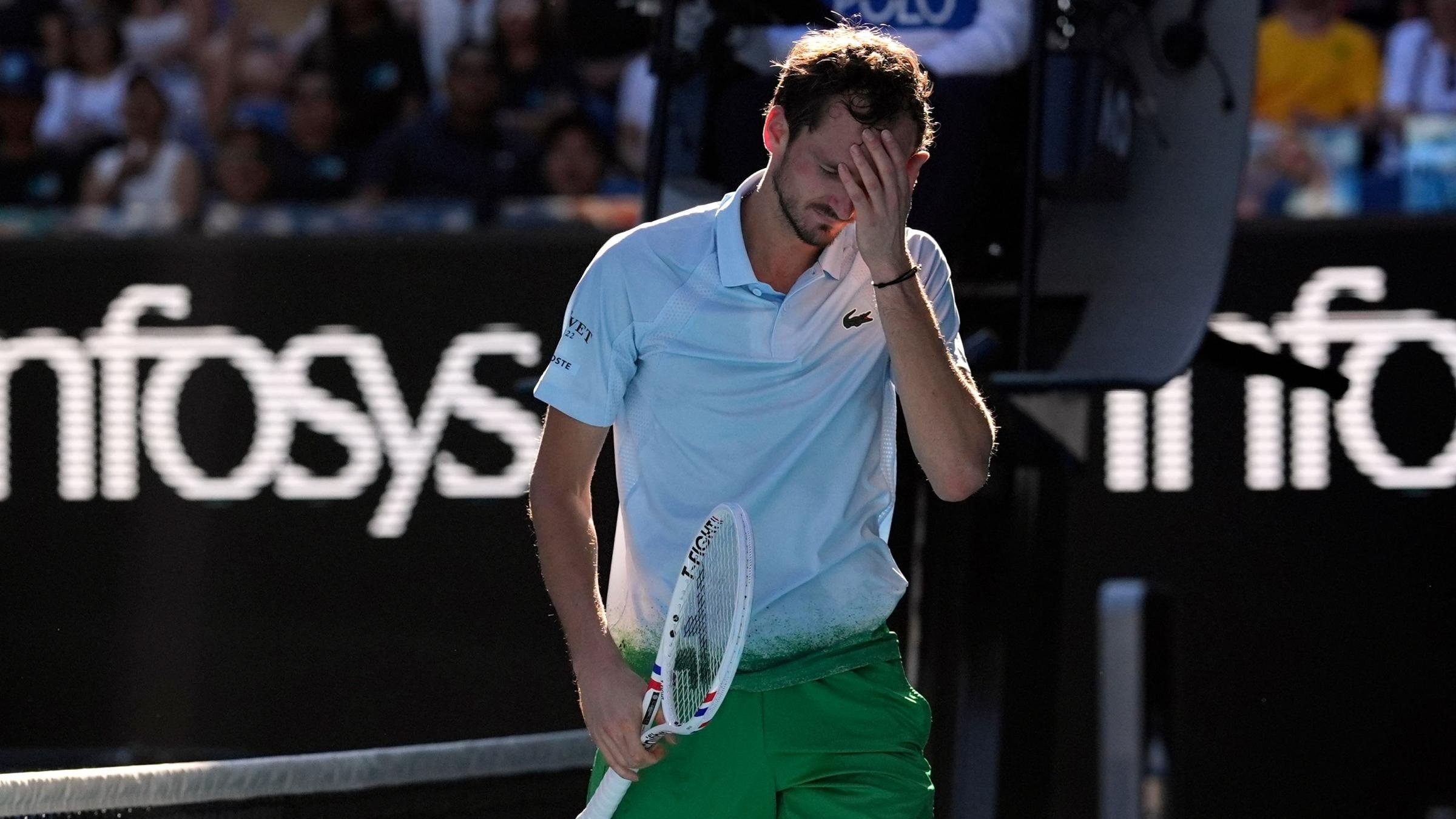 日本网球队完胜法国网球队，梅德韦杰夫绝境逆转的简单介绍