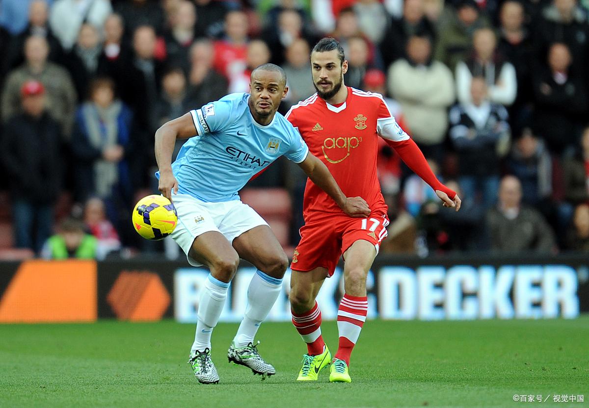 包含曼城主场大败南安普顿，领先优势缩小的词条