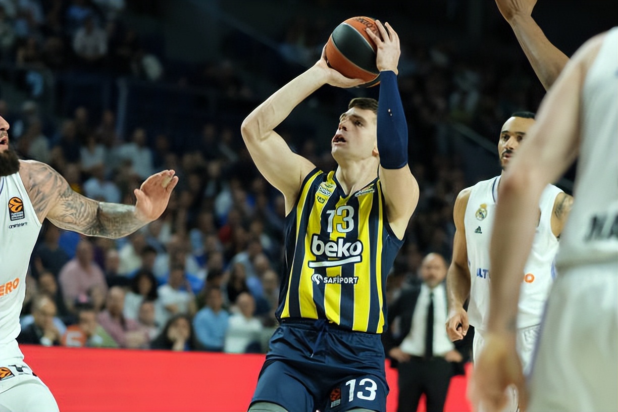 魔术翻盘灰熊，王哲林惊艳四座的简单介绍