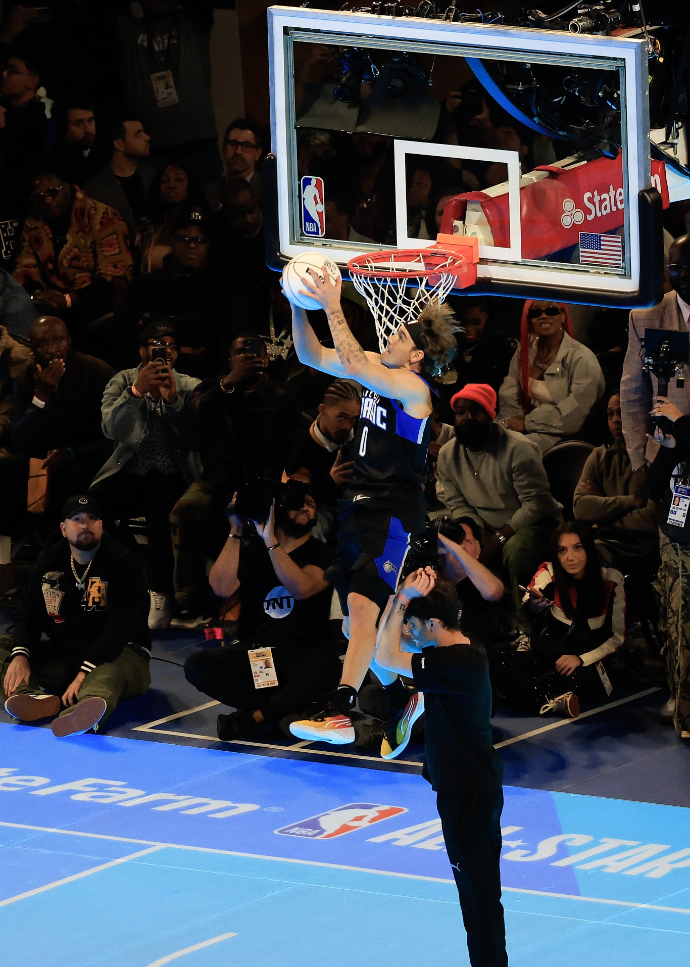 包含NBA明星球员大秀绝技，全明星赛精彩纷呈的词条