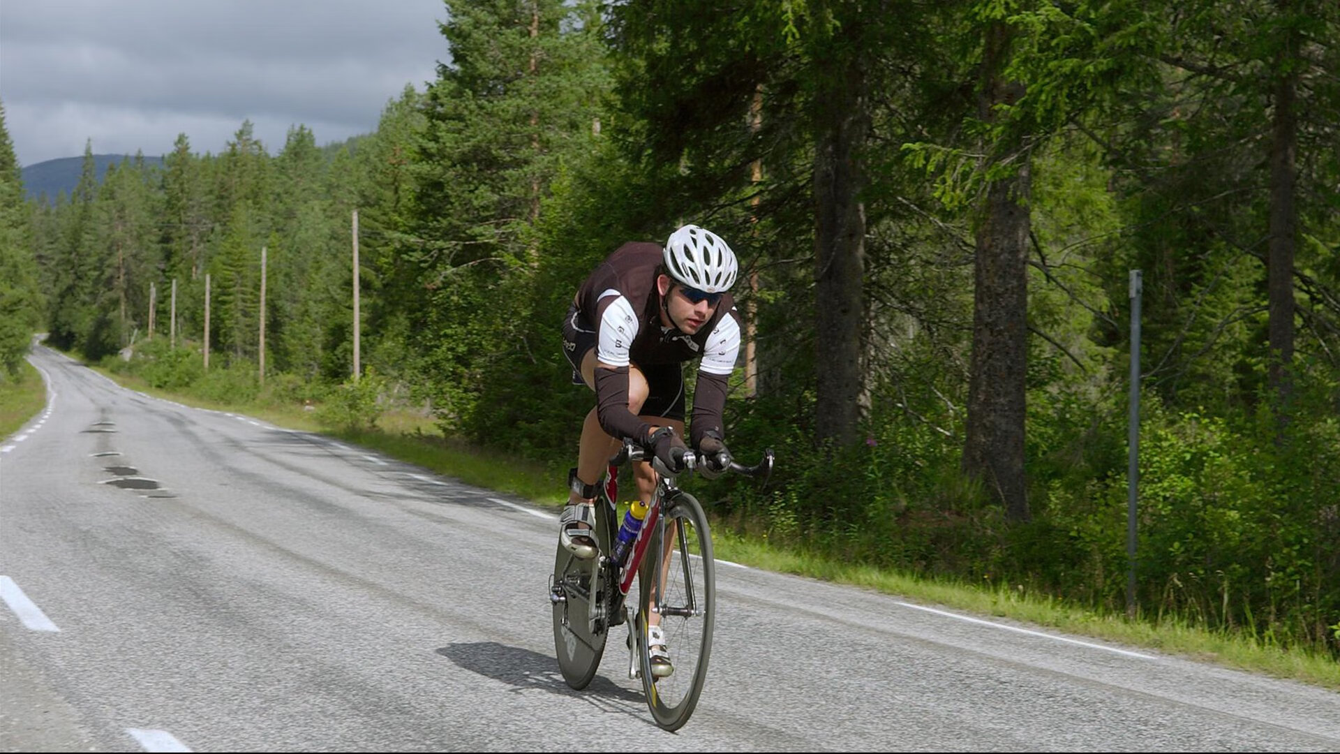 数据全面爆炸！詹姆斯狂砍40+三双，吉林队末节翻盘雄鹿